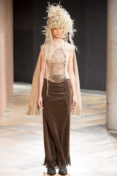 Look 17